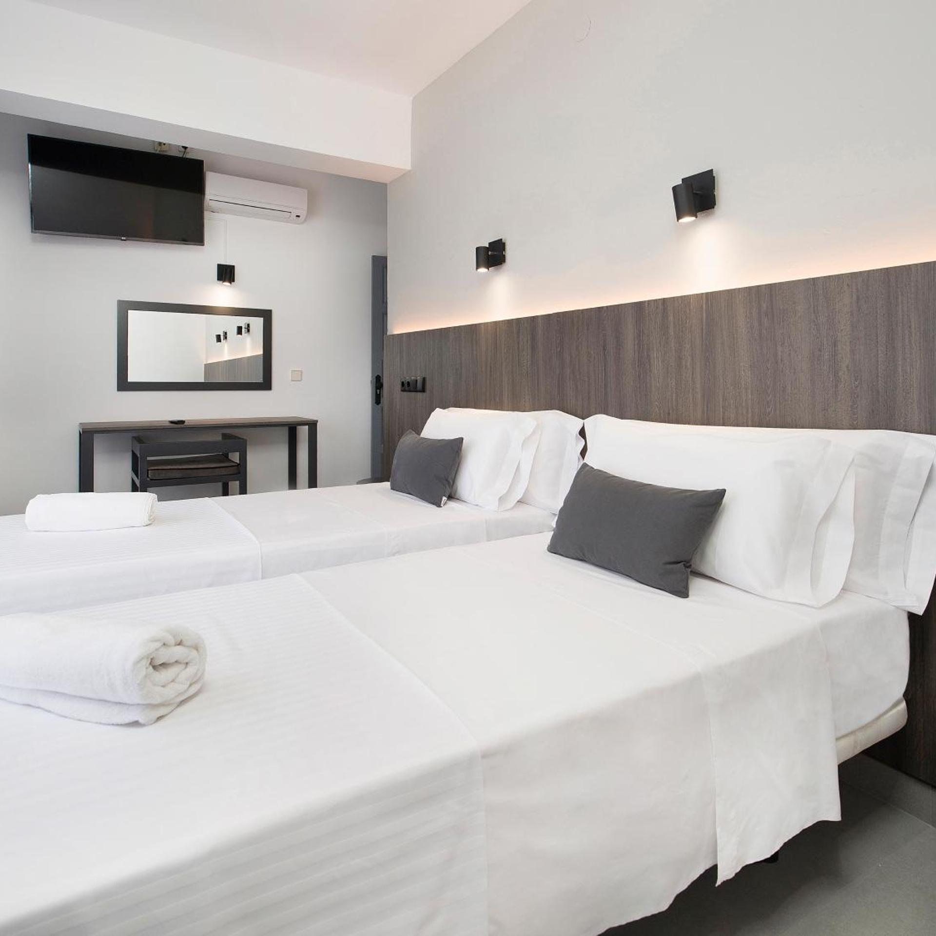 Hotel Base Ibiza 5/45