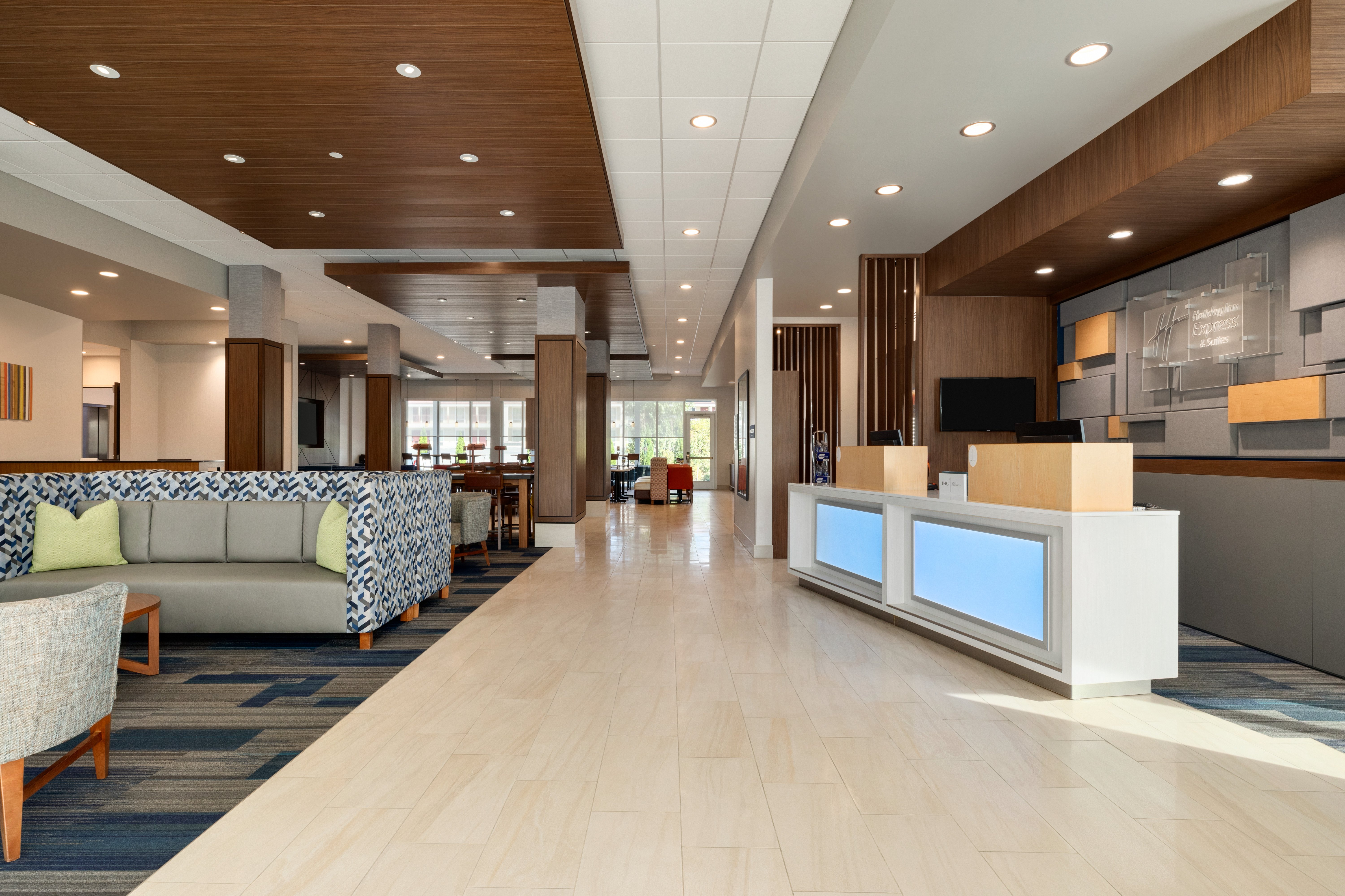 Holiday Inn Express Suites Dalton Walnut Ave 11/52