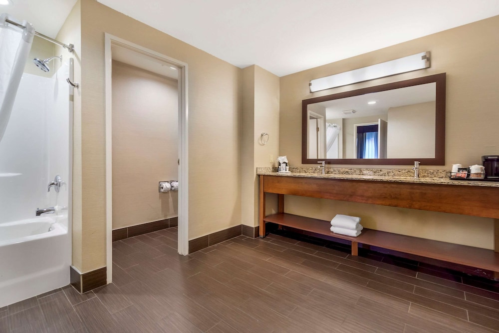 Comfort Inn & Suites Sea-Tac Airport 7/38