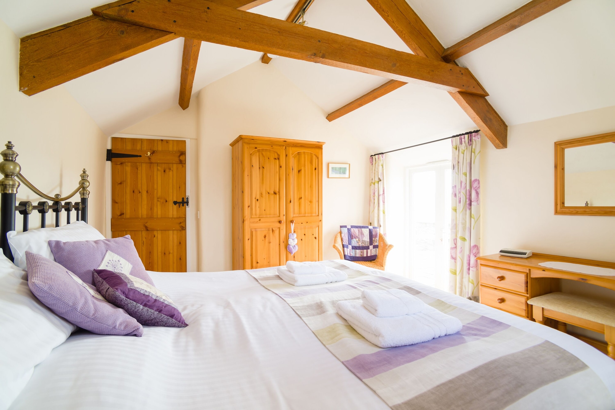 Cottage, King Bed, Private Bathroom