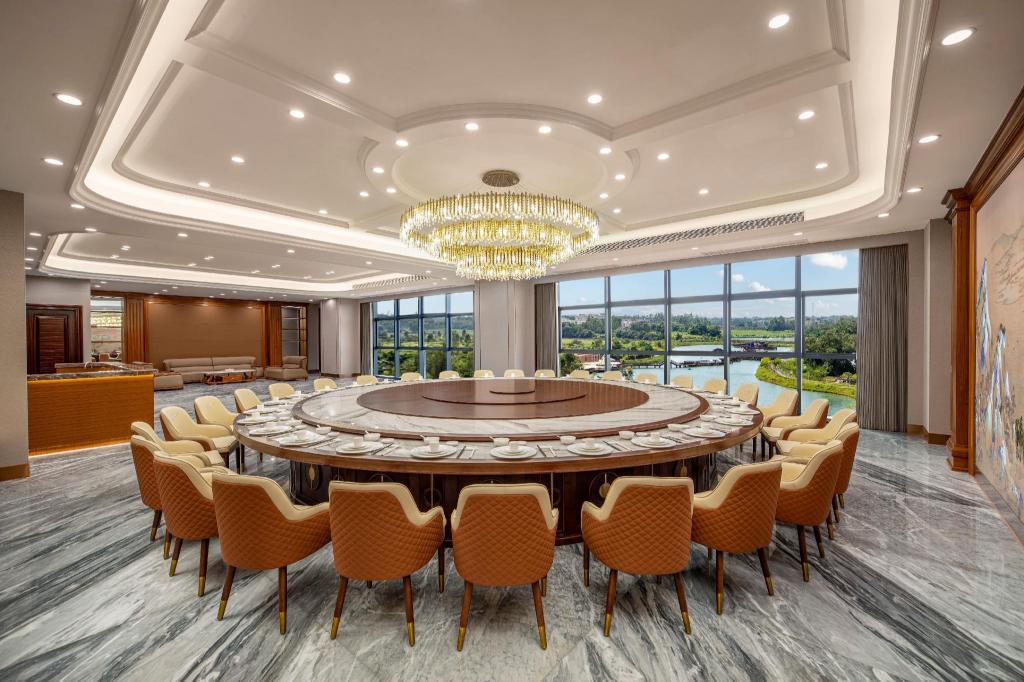 Wyndham Huazhou South 39/41