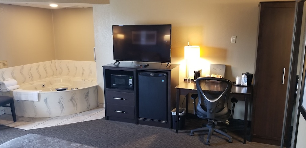 AmericInn by Wyndham Clear Lake 39/52