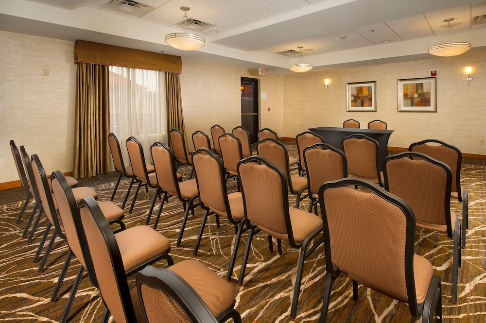 Holiday Inn Express Columbia East Elkridge 57/63