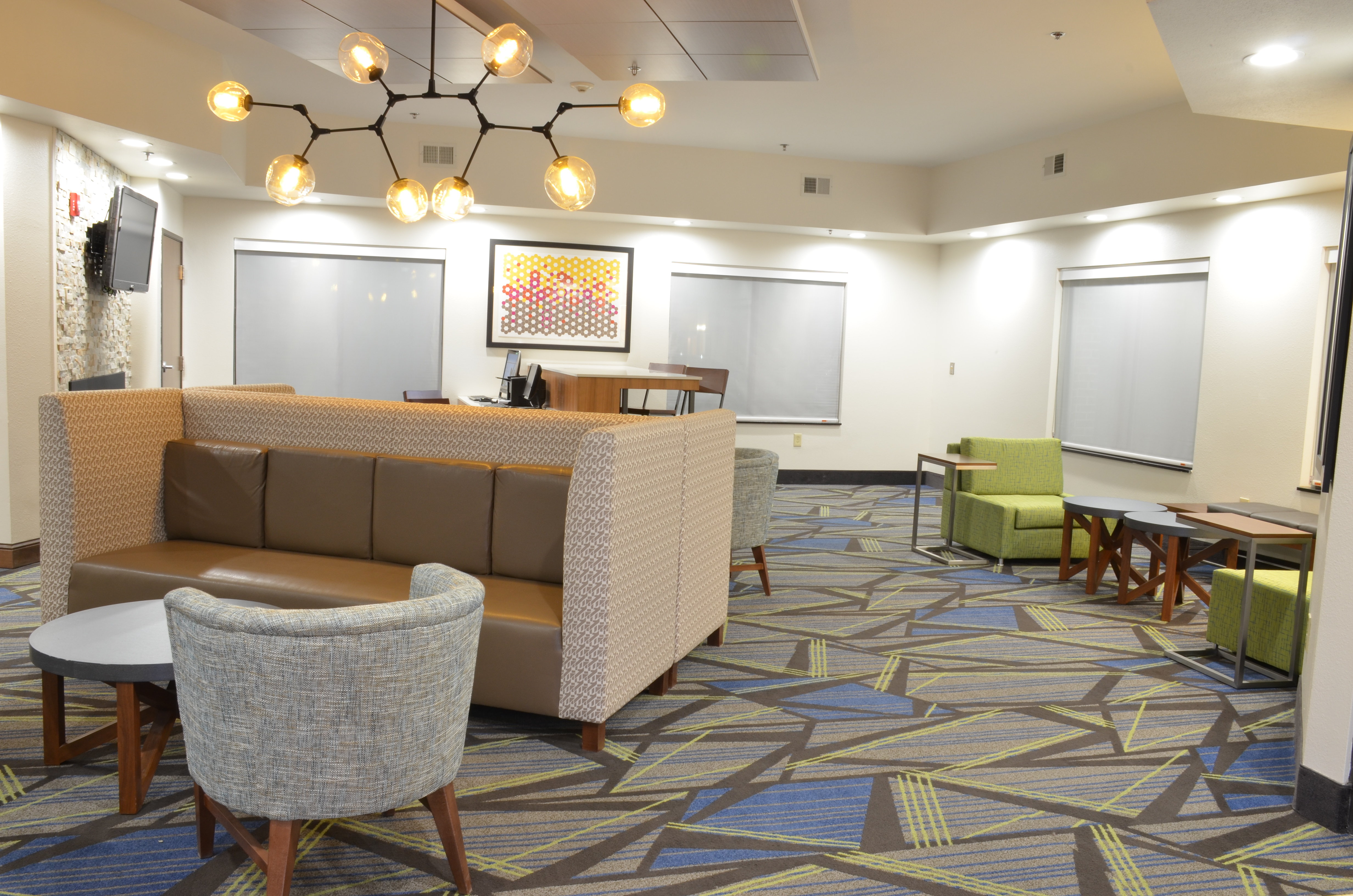 Holiday Inn Express Waterloo-Cedar Falls 44/59