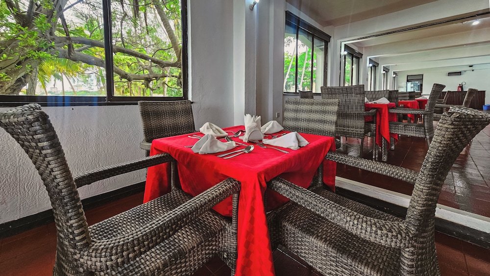 Milele Beach Hotel 27/50