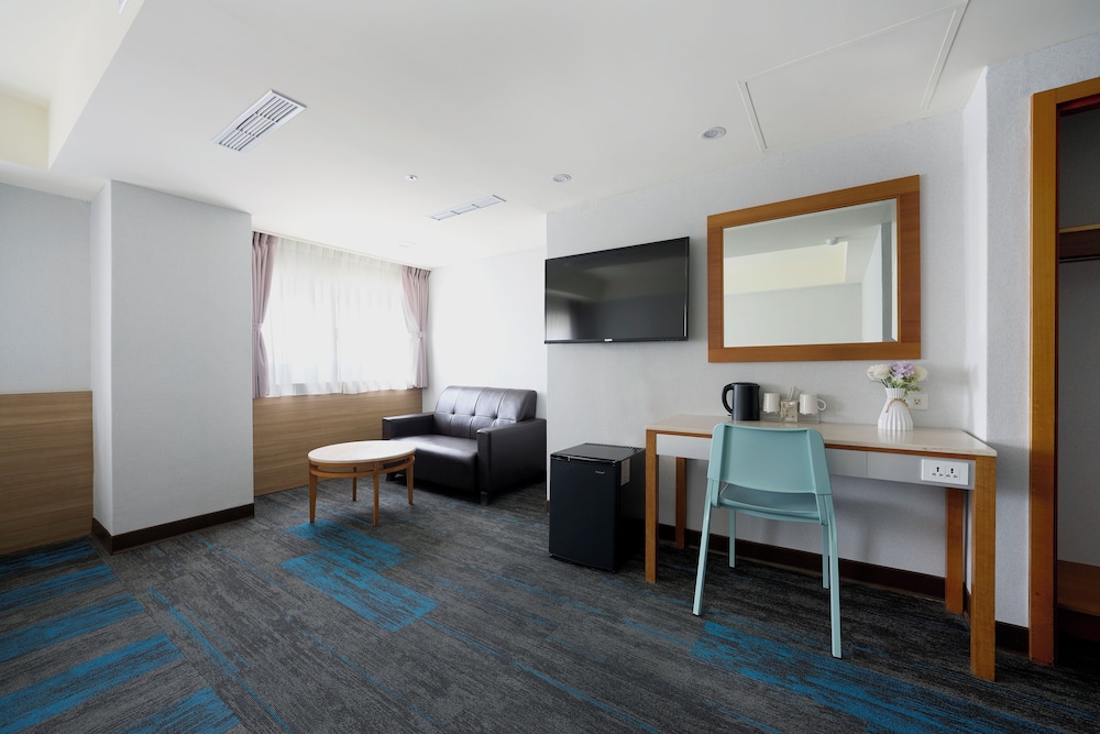 Ferrary Hotel 30/50