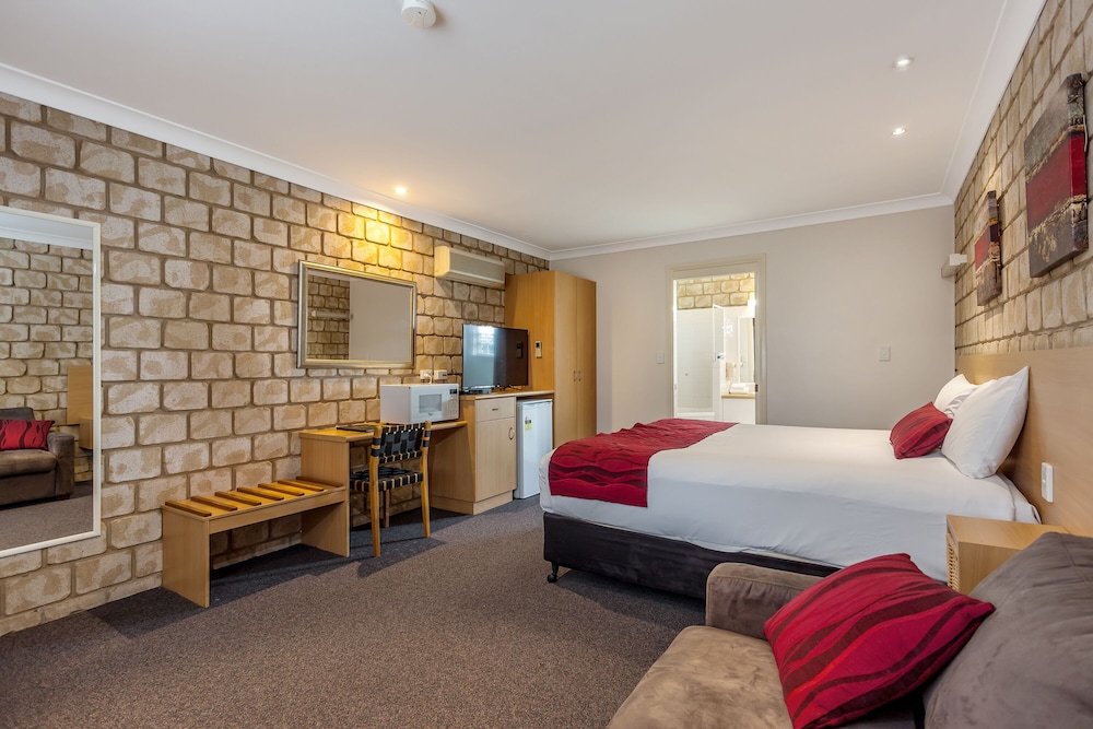Great Divide Motor Inn 9/49