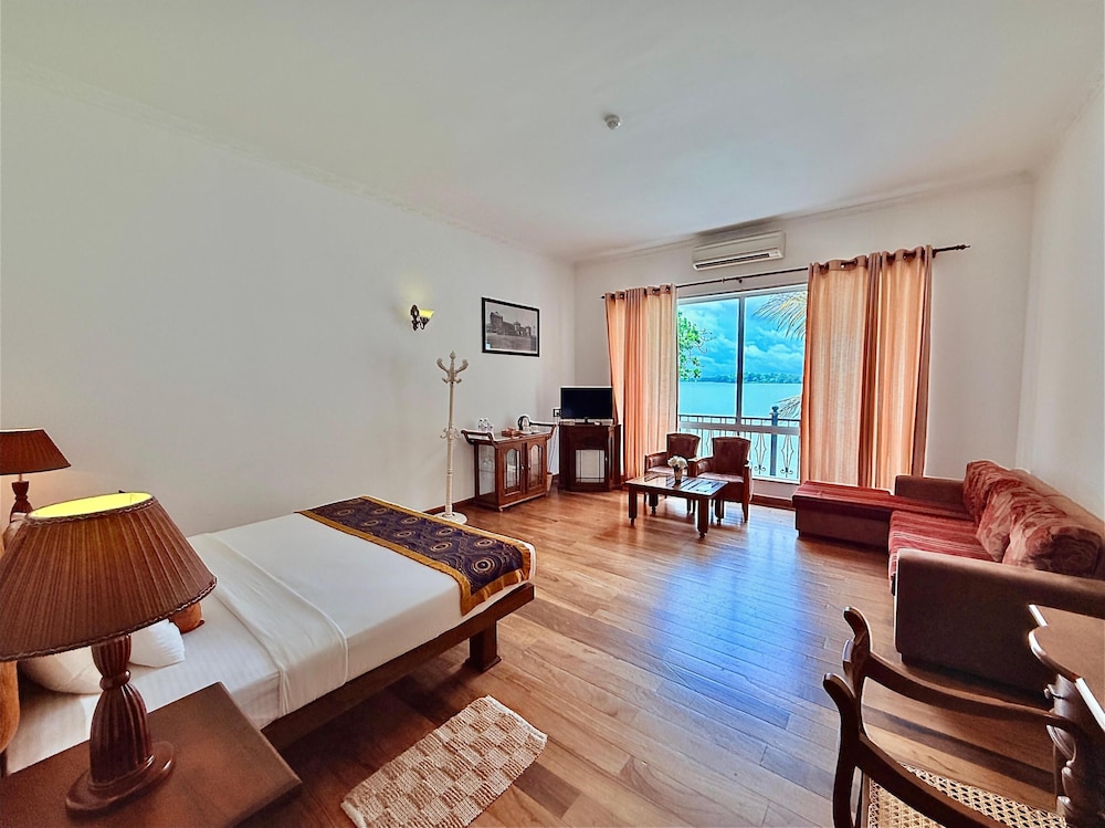 Centauria Lake Resort 18/50