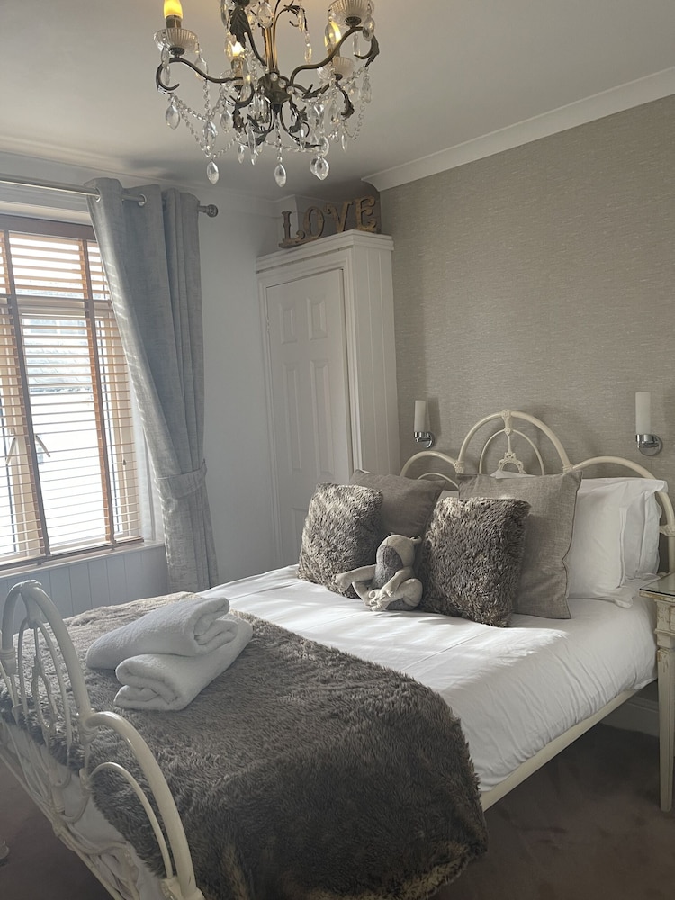 STANDARD, DOUBLE BED