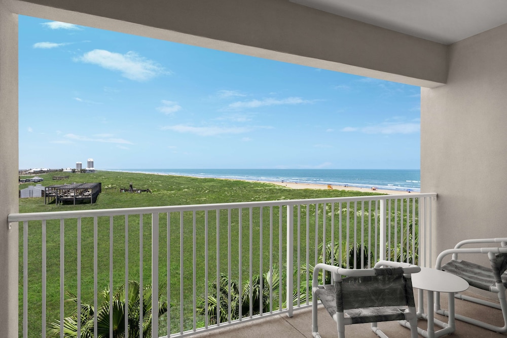 Hilton Garden Inn South Padre Island 41/76