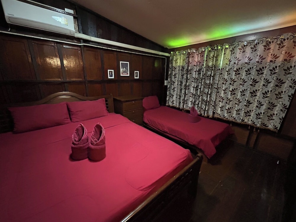 ROOM, TRIPLE