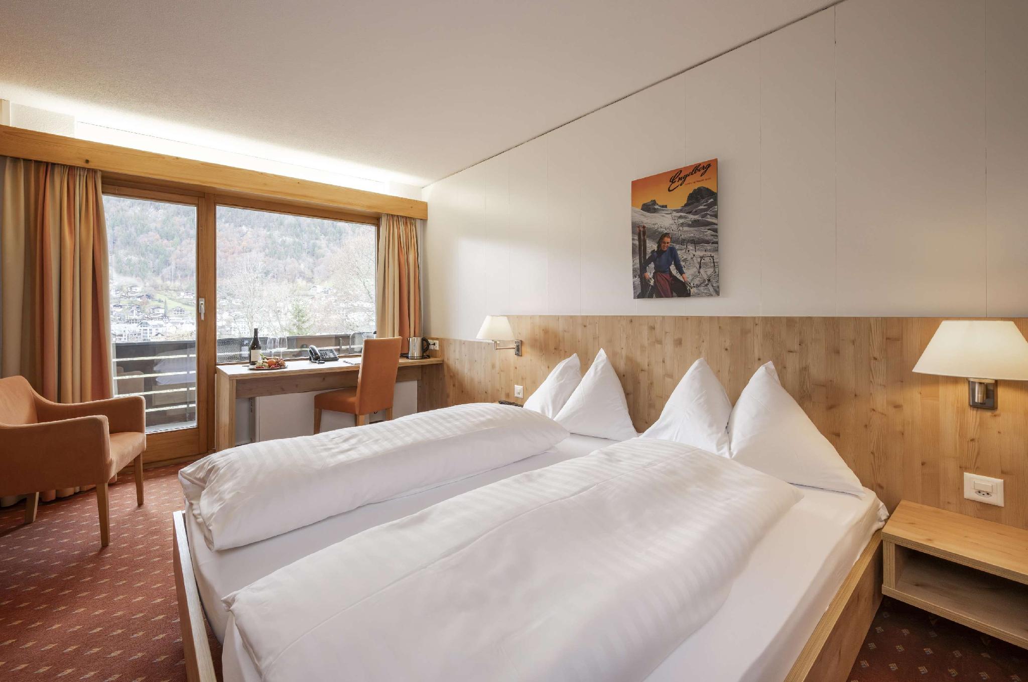 Room, Triple, 1 Double and 1 Single Bed, Mountain View