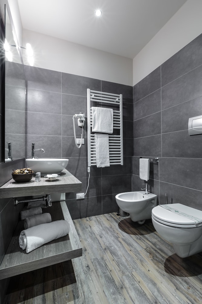 STUDIO INN DE ANGELI 4/22