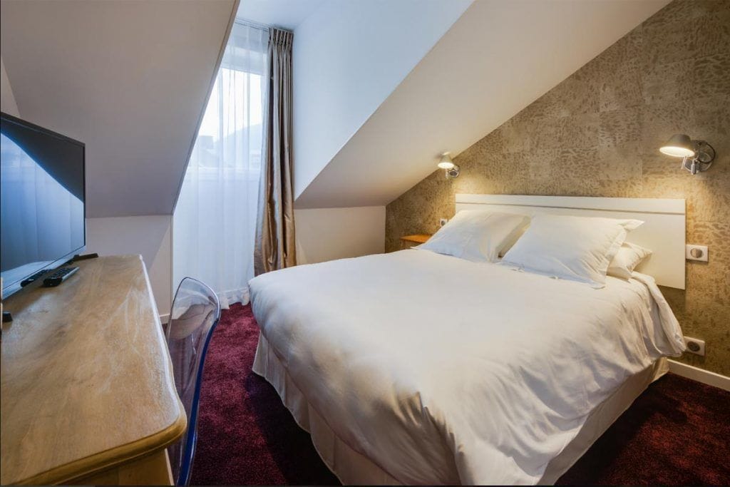 ROOM, DOUBLE BED, ATTIC