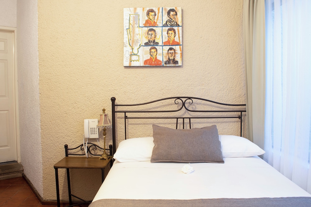 Portico Cultural Hotel 49/63