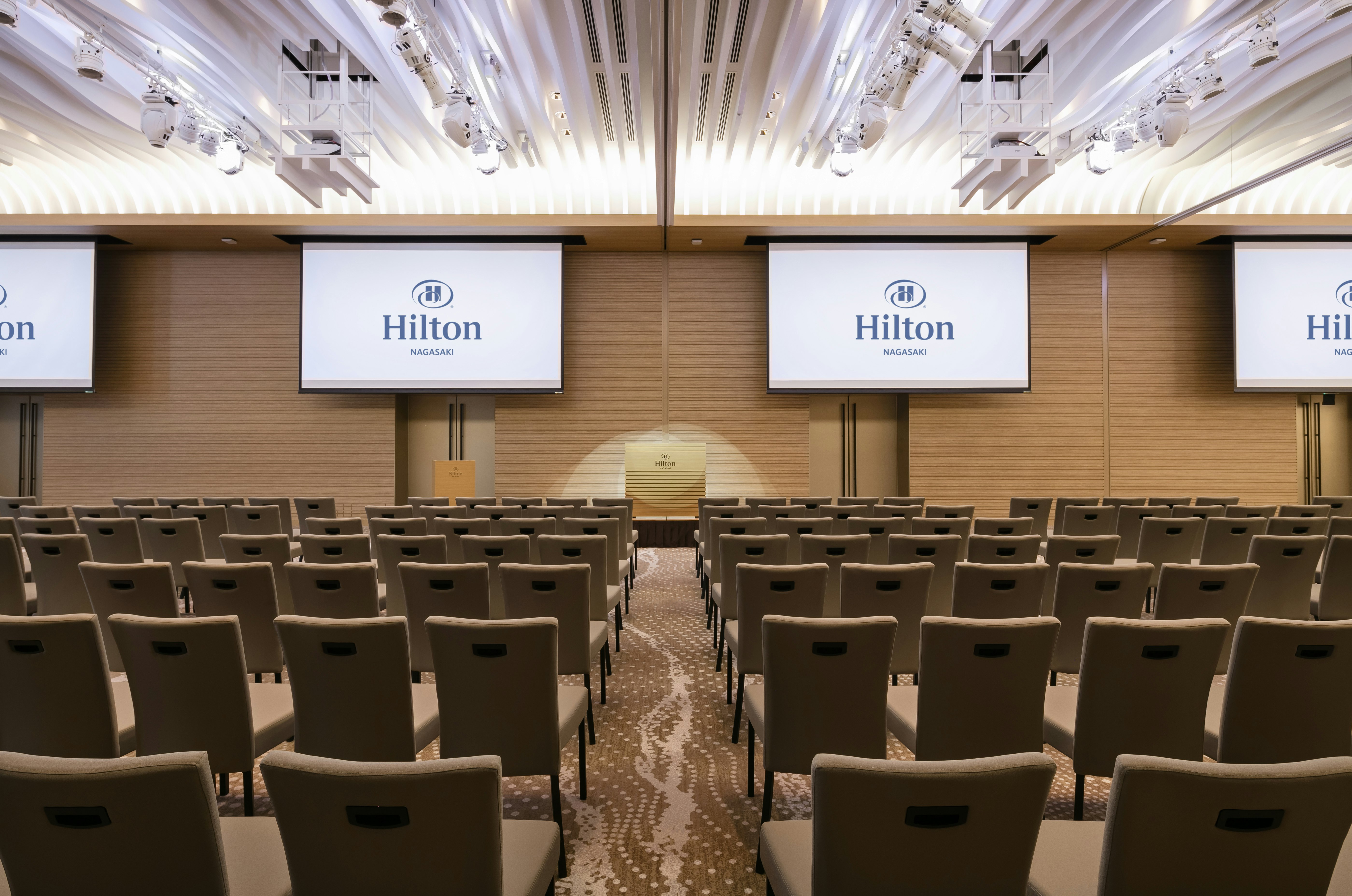 Hilton Nagasaki 45/52