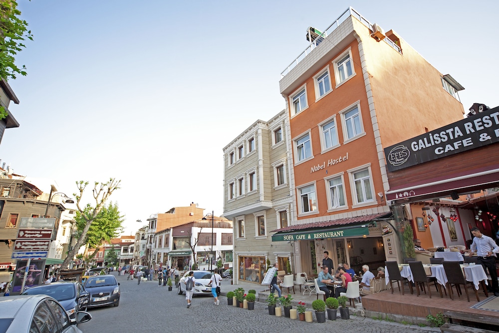 Nobel Hostel 32/36