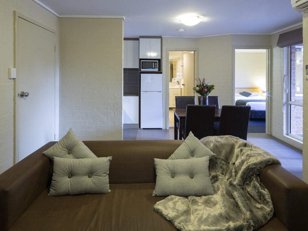 ibis Styles Canberra 53/78