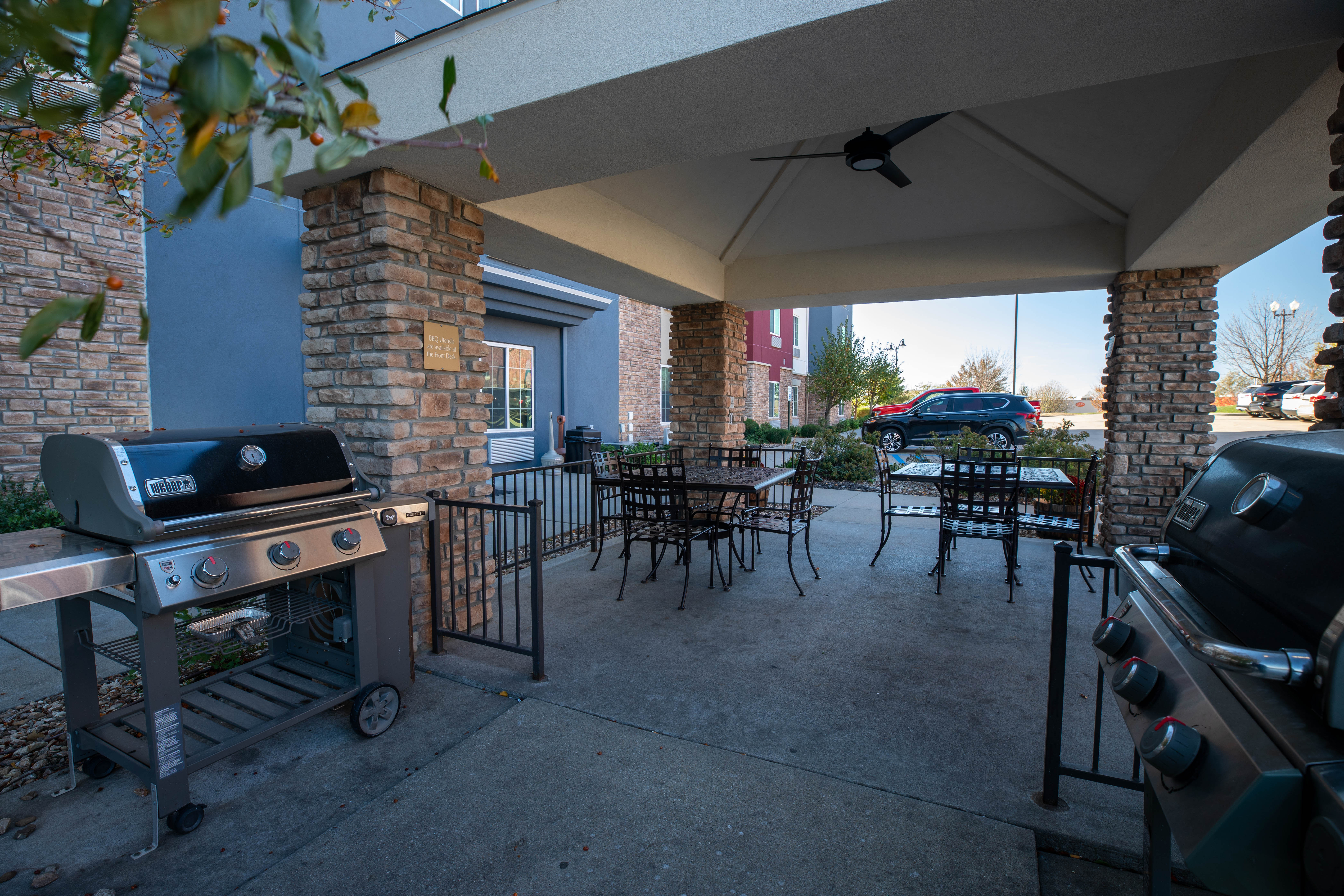 Candlewood Suites St. Joseph 33/54