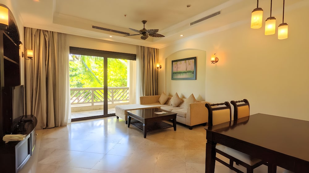 Olalani Resort and Condotel 28/69