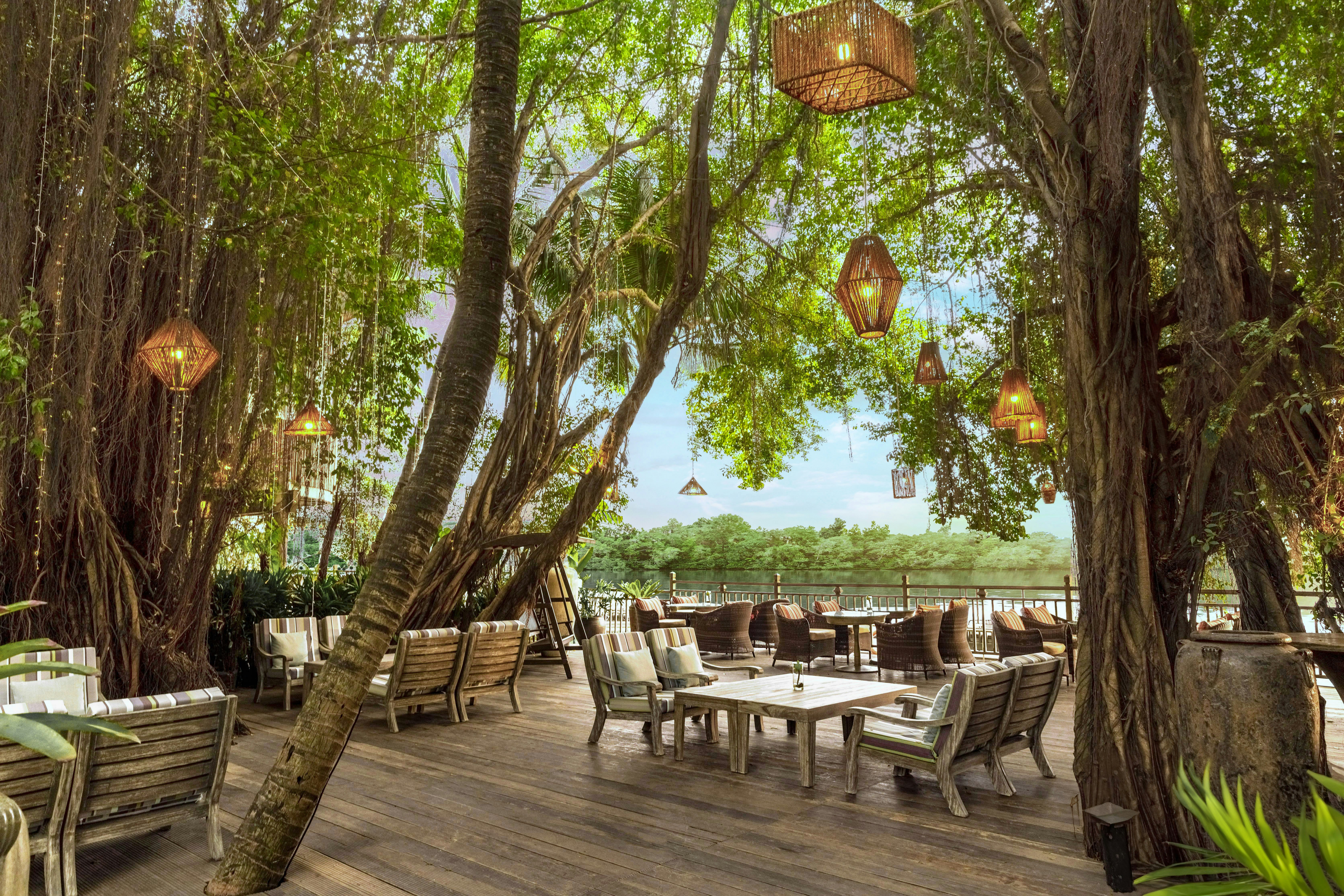 An Lam Retreats Saigon River 46/50