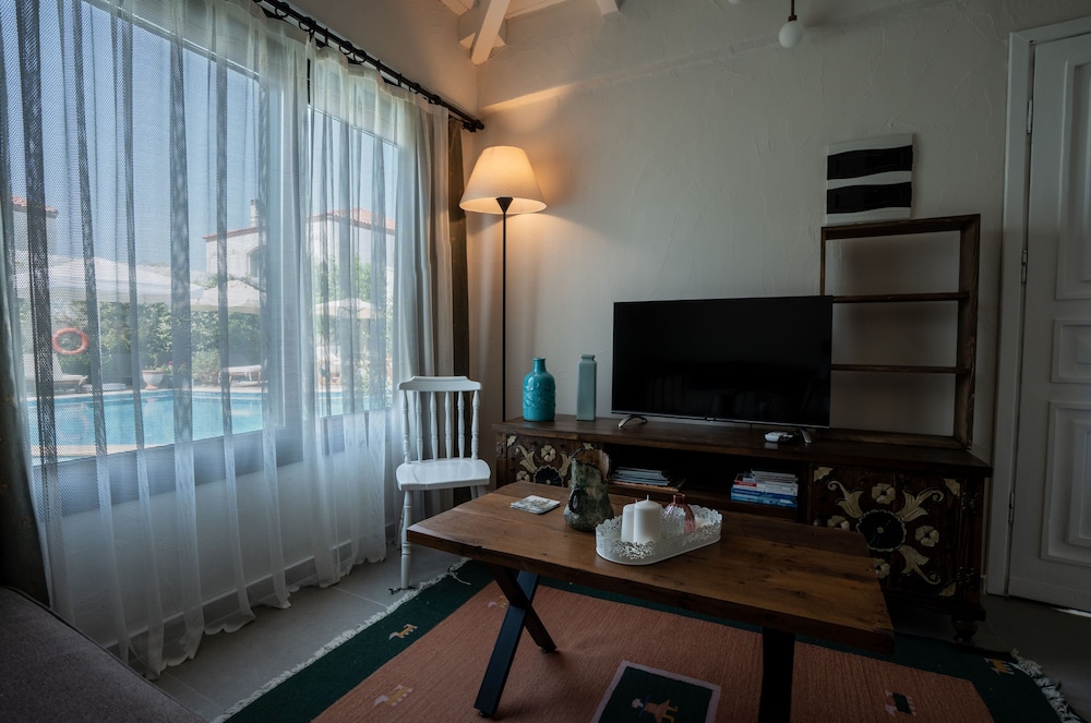 Sedirli Ev Alacati 26/50