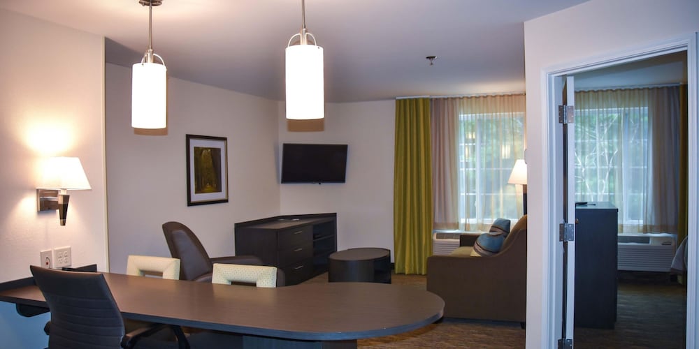 Candlewood Suites Pearl 37/59