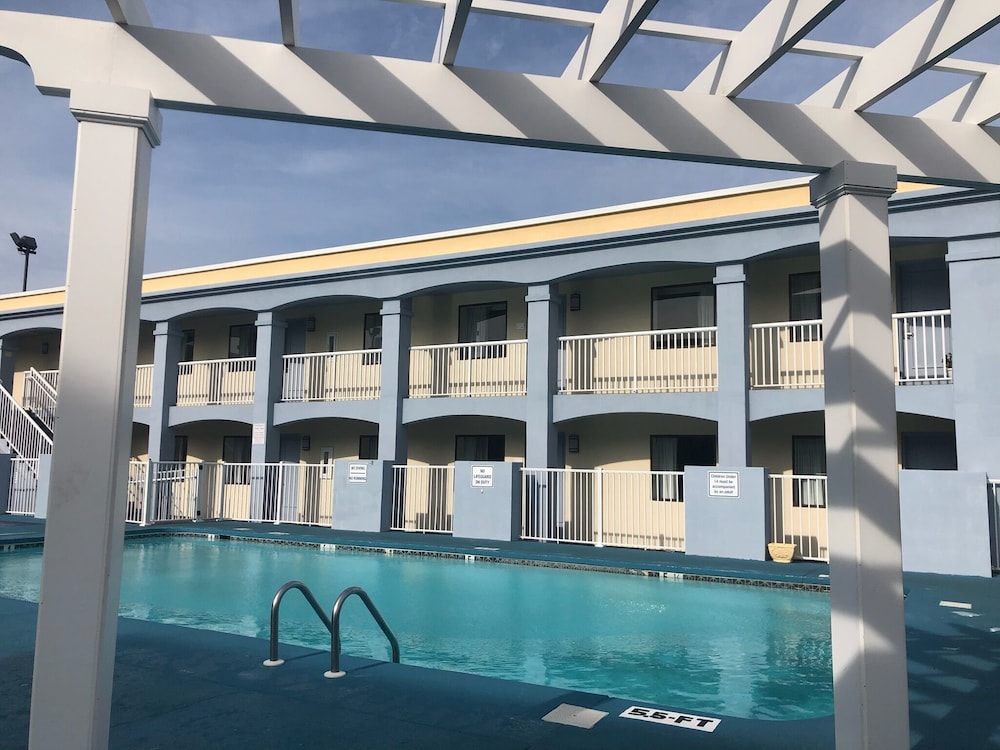 Ramada Plaza by Wyndham Virginia Beach Oceanfront 1/50