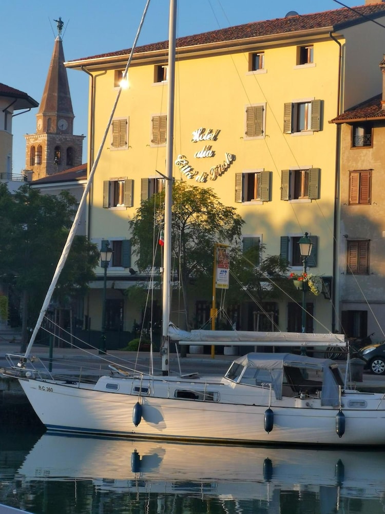 Alla Città Di Trieste 1/50