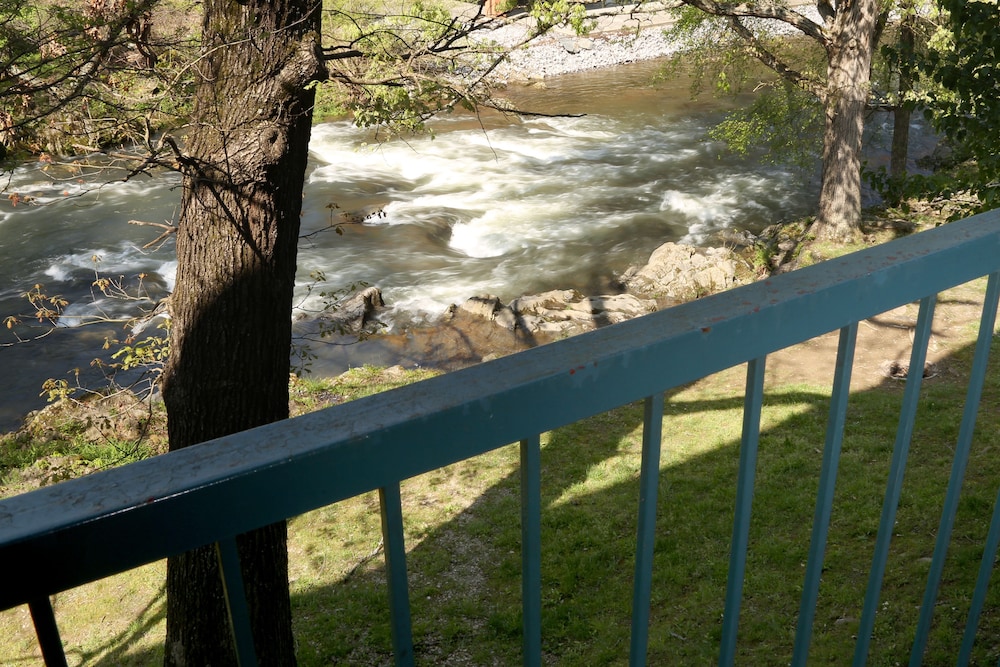 Creekstone Inn 31/36