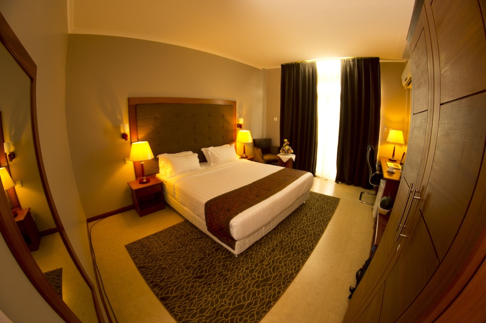 Seascape Hotel 6/39