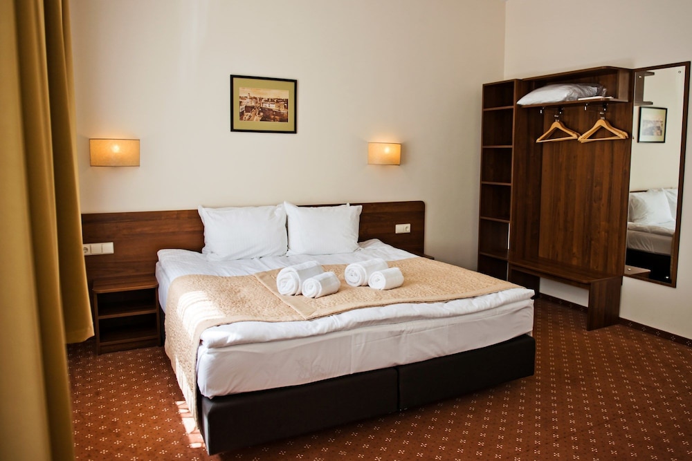Memel Hotel 32/66