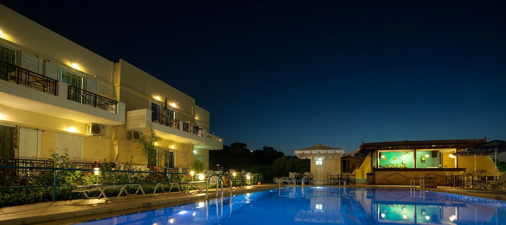 Niriides Hotel 2/47