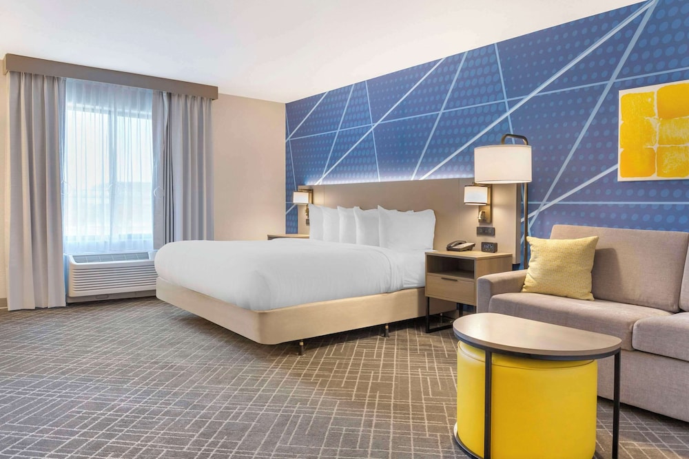 ROOM, KING BED, ACCESSIBLE