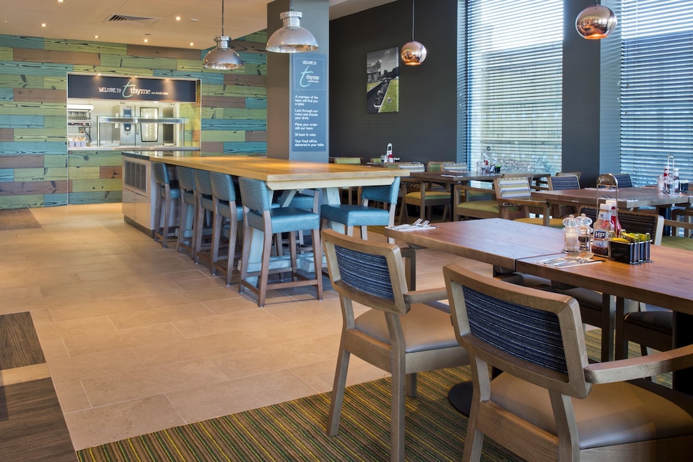 Premier Inn London Tolworth Hotel 22/26