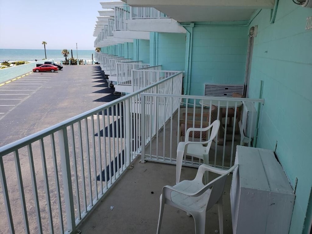 The Seascape Inn 8/53