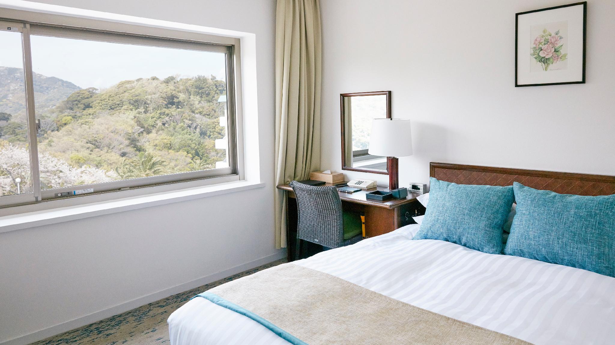 Standard, Double Bed, Mountain Side, Mountain View