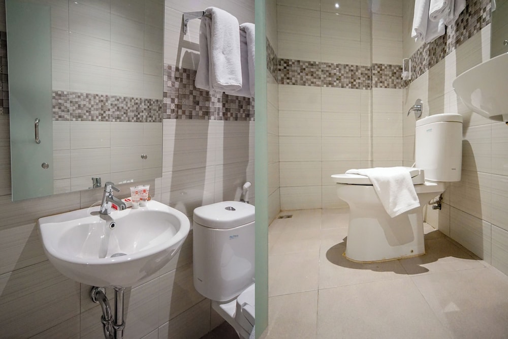 Townhouse Oak Palembang near Palembang Golf Club formerly KR Hotel 28/28