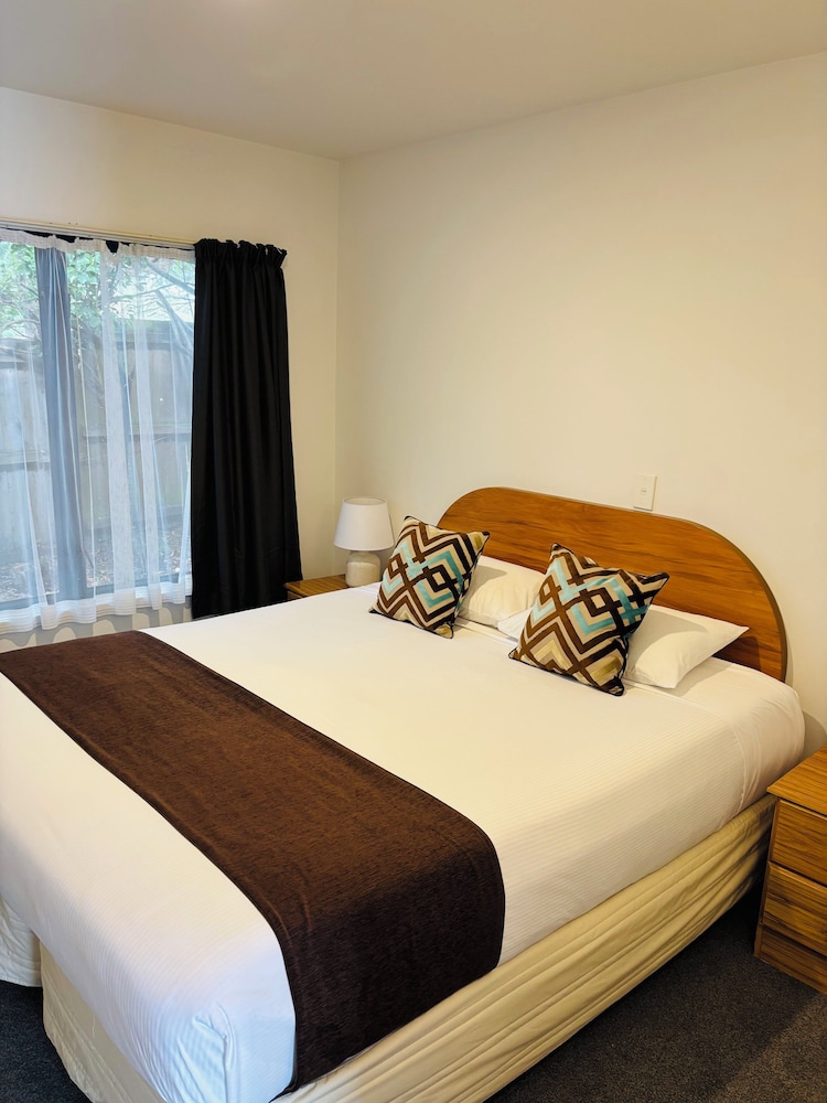 1 BEDROOM, APARTMENT