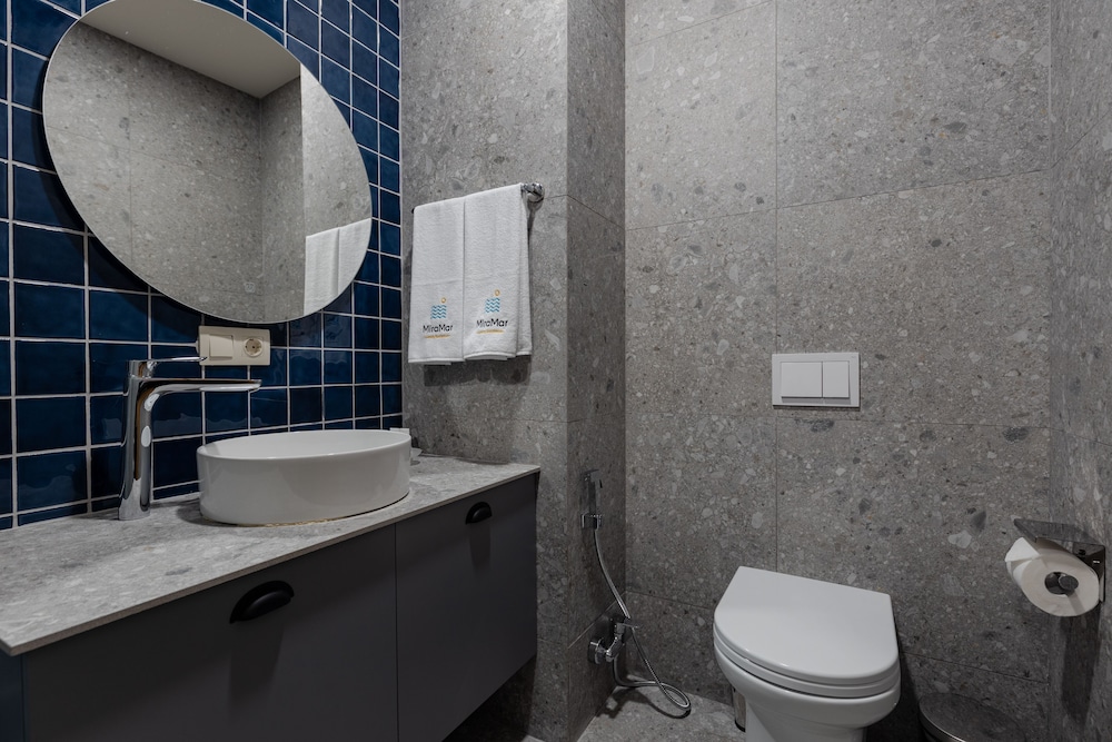 MiraMar Luxury Residences 82/86