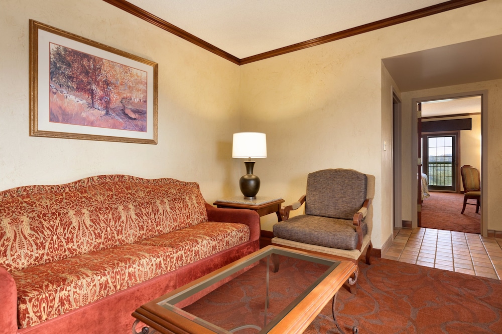 Chateau On the Lake Resort Spa And Convention Centre 44/66