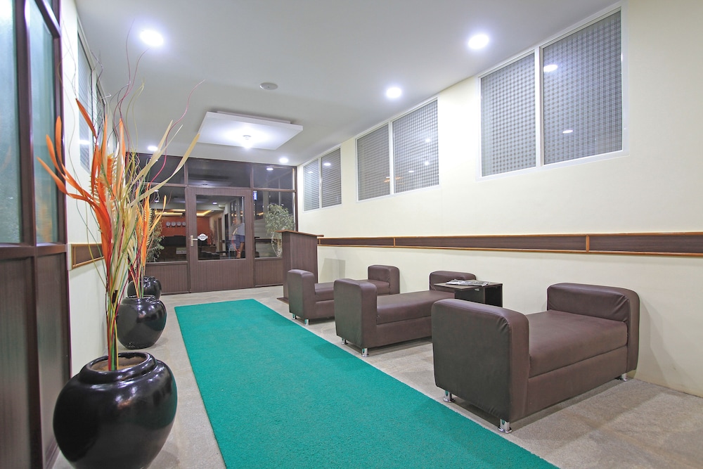 Tranzotel Bangalore Airport Hotel 34/47