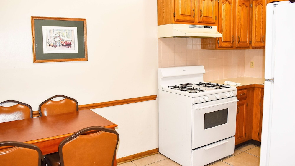 Americas Best Value Inn Extended Stay 38/41