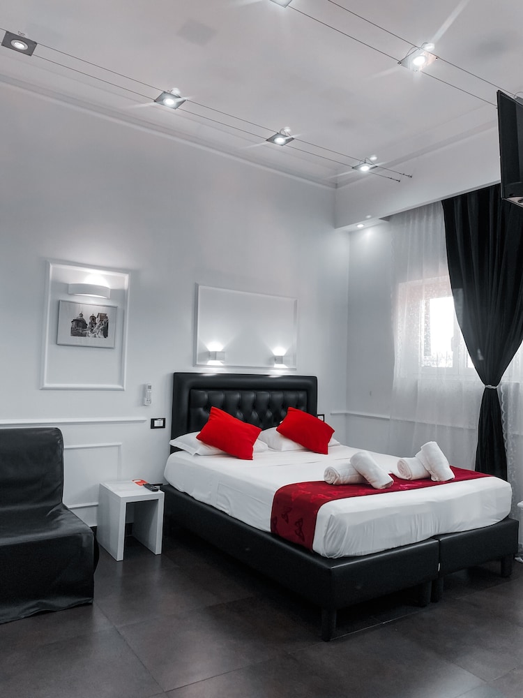 ROOM, DOUBLE BED, CITY VIEW