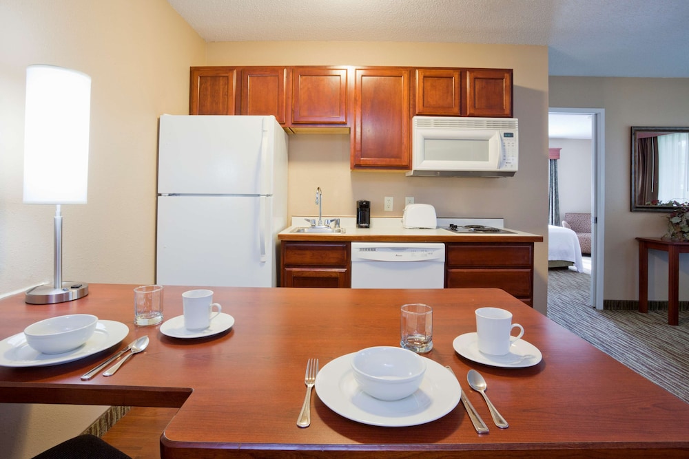 Grandstay Residential Suites Hotel - Sheboygan 56/69
