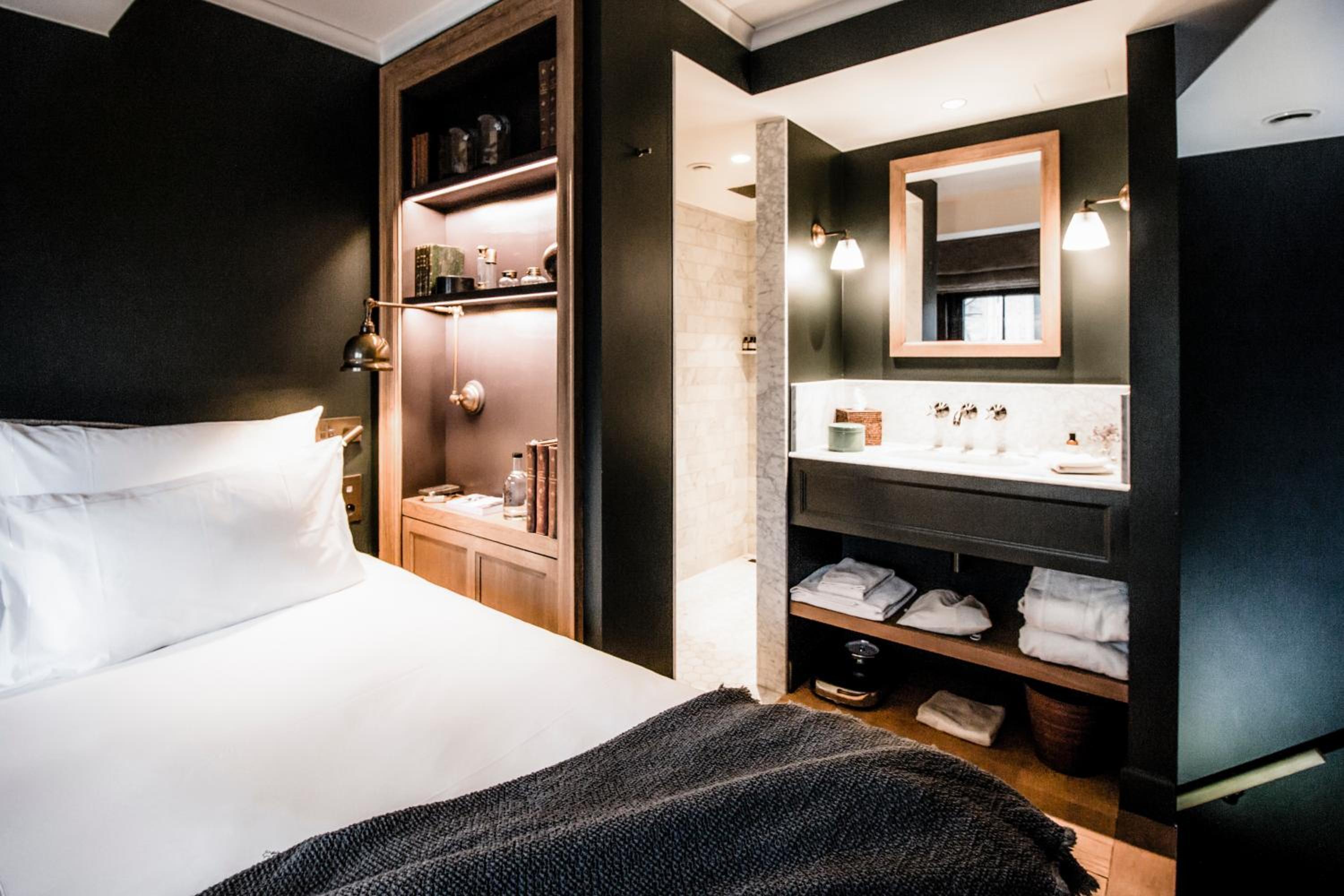 DUPLEX, DELUXE, KING BED, TERRACE