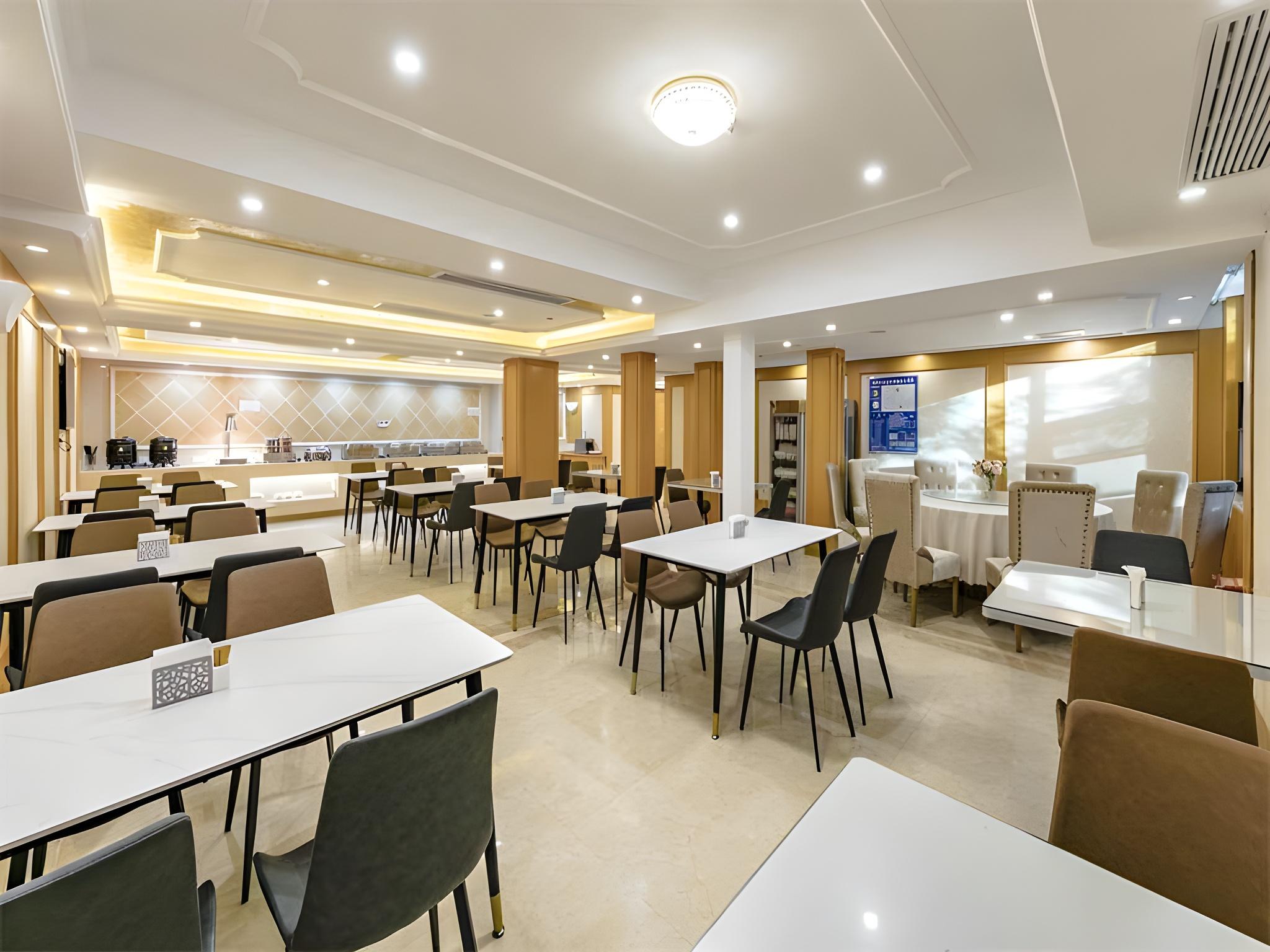 Vienna International Hotel (Fuzhou Shudou Metro Station) 30/38