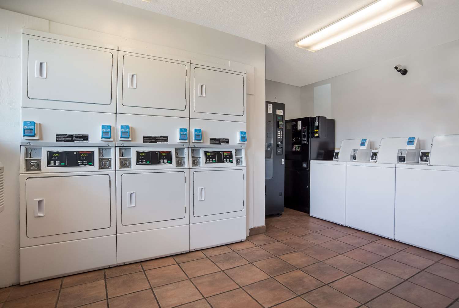 Suburban Studios Biloxi North Area 6/45