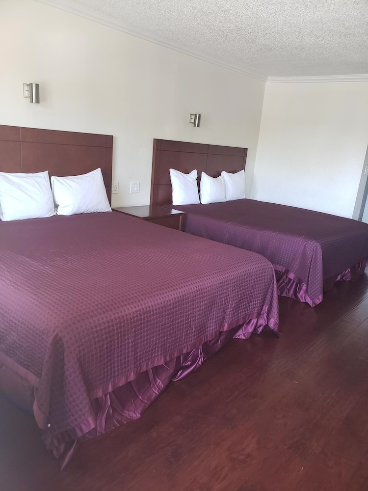 Travelodge by Wyndham Fairplex Pomona 21/57