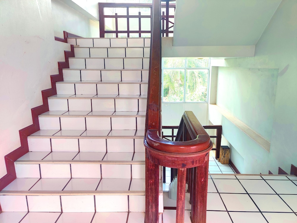 Thongpaeka Hotel 7/50